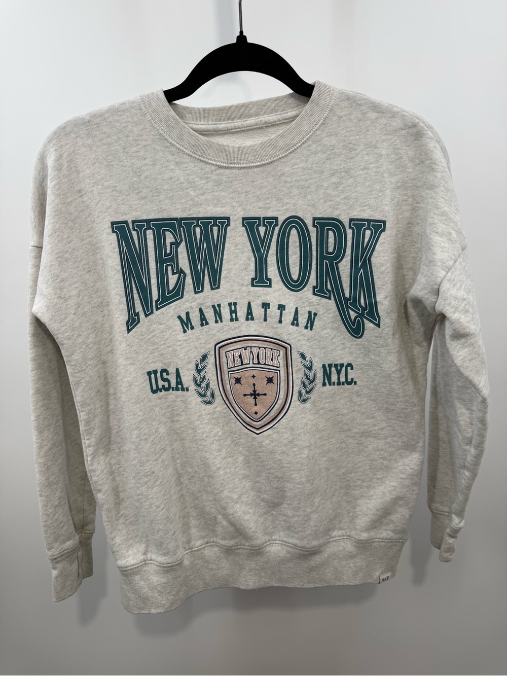Abercrombie Kids New York Manhattan NYC Graphic Crewneck Sweatshirt Size 11/12